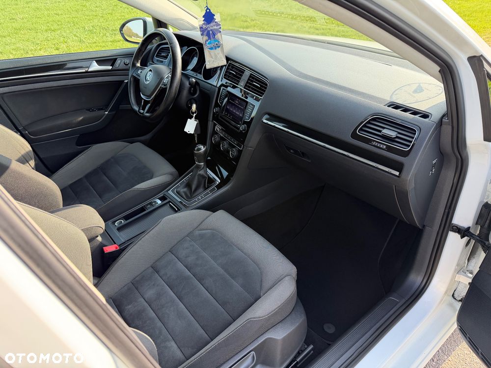 Volkswagen Golf 1.6 TDI DPF Highline - 11