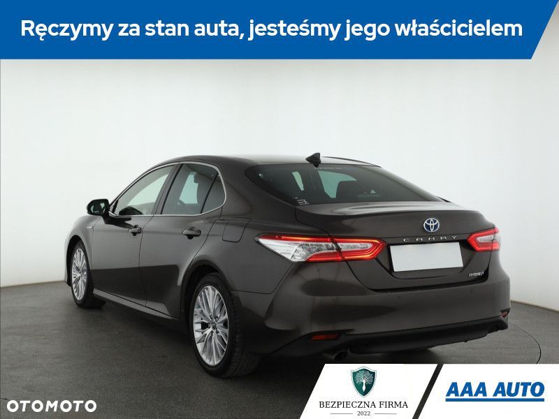 Toyota Camry - 6