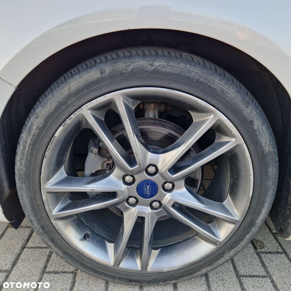 Ford Fusion - 19