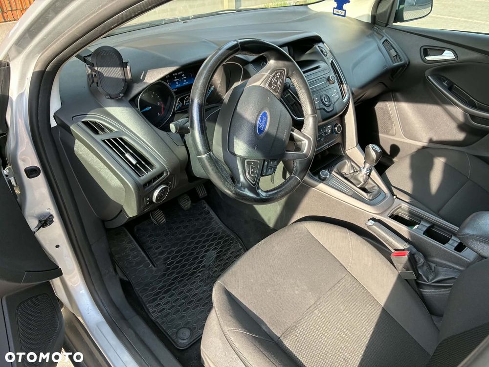 Ford Focus 1.5 TDCi SYNC Edition - 15