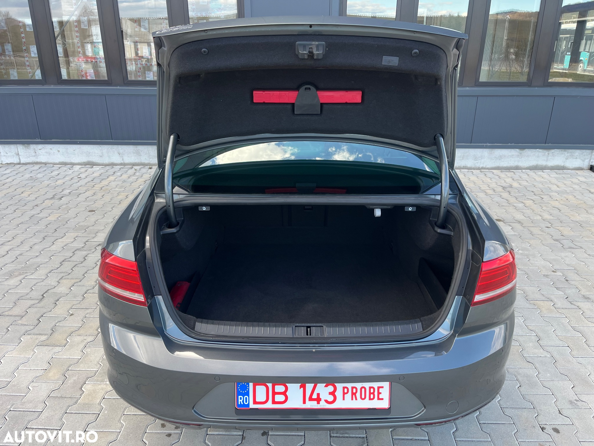 Volkswagen Passat 1.6 TDI (BlueMotion Technology) Comfortline - 20