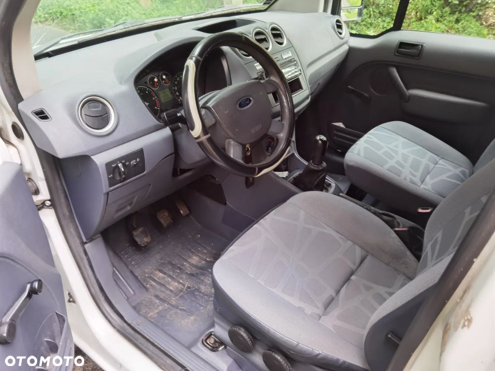 Ford Transit Conect - 11
