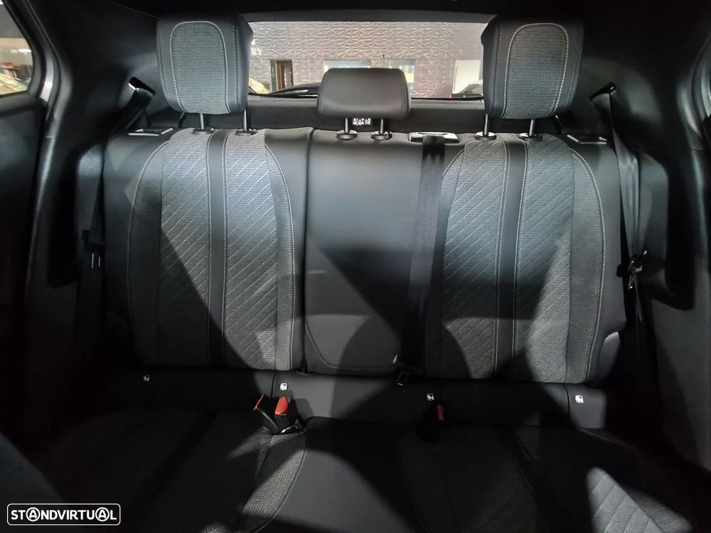 Peugeot 2008 1.2 Hybrid Allure e-DCS6 - 6
