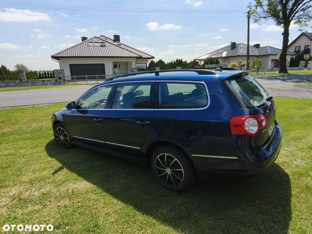 Volkswagen Passat - 2