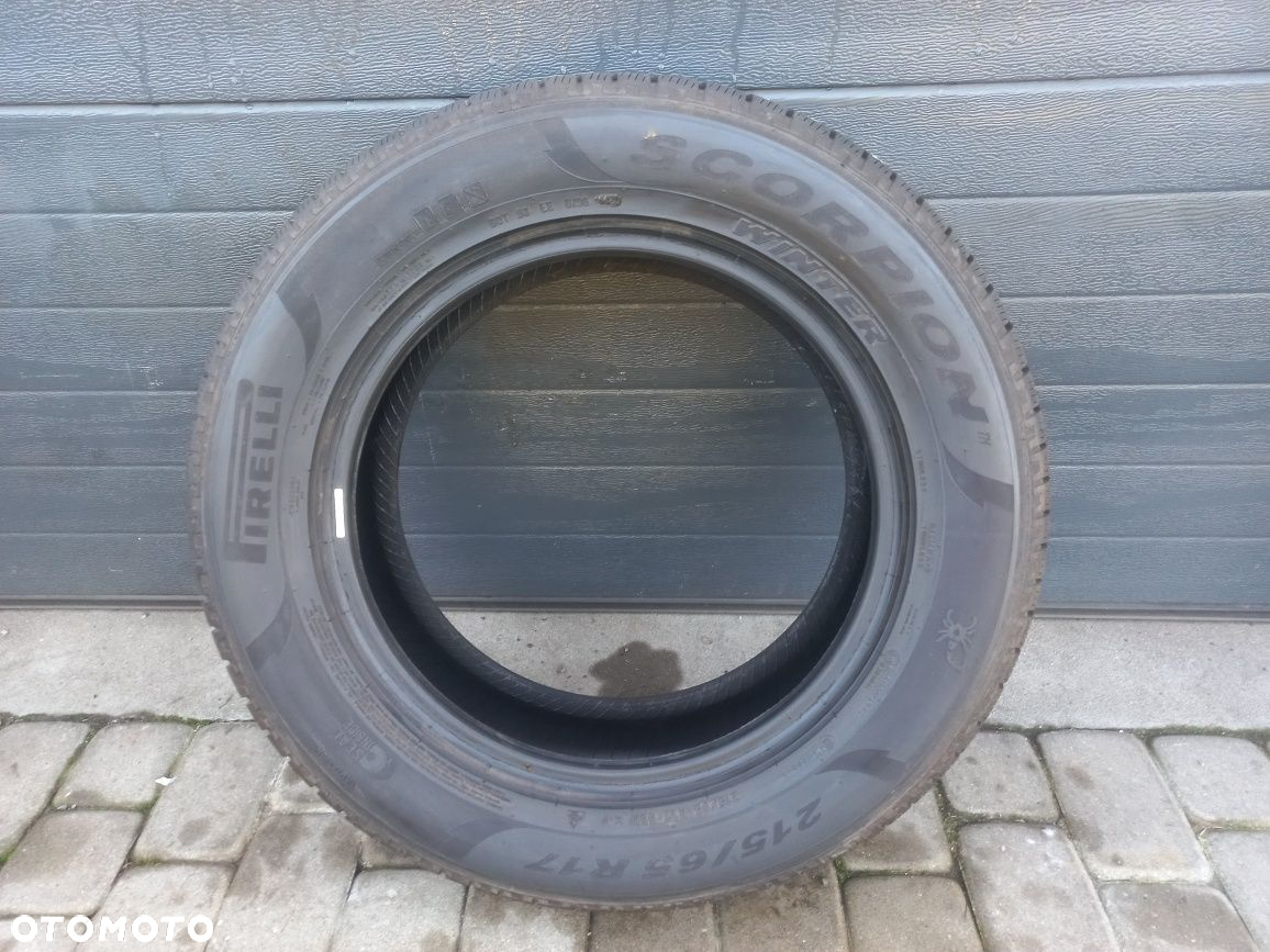 Opony zimowe Pirelli 215/65/17 99H - 3