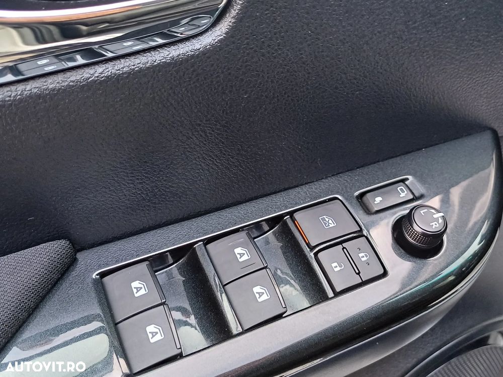 Toyota Hilux 4x4 Double Cab A/T Invincible - 20