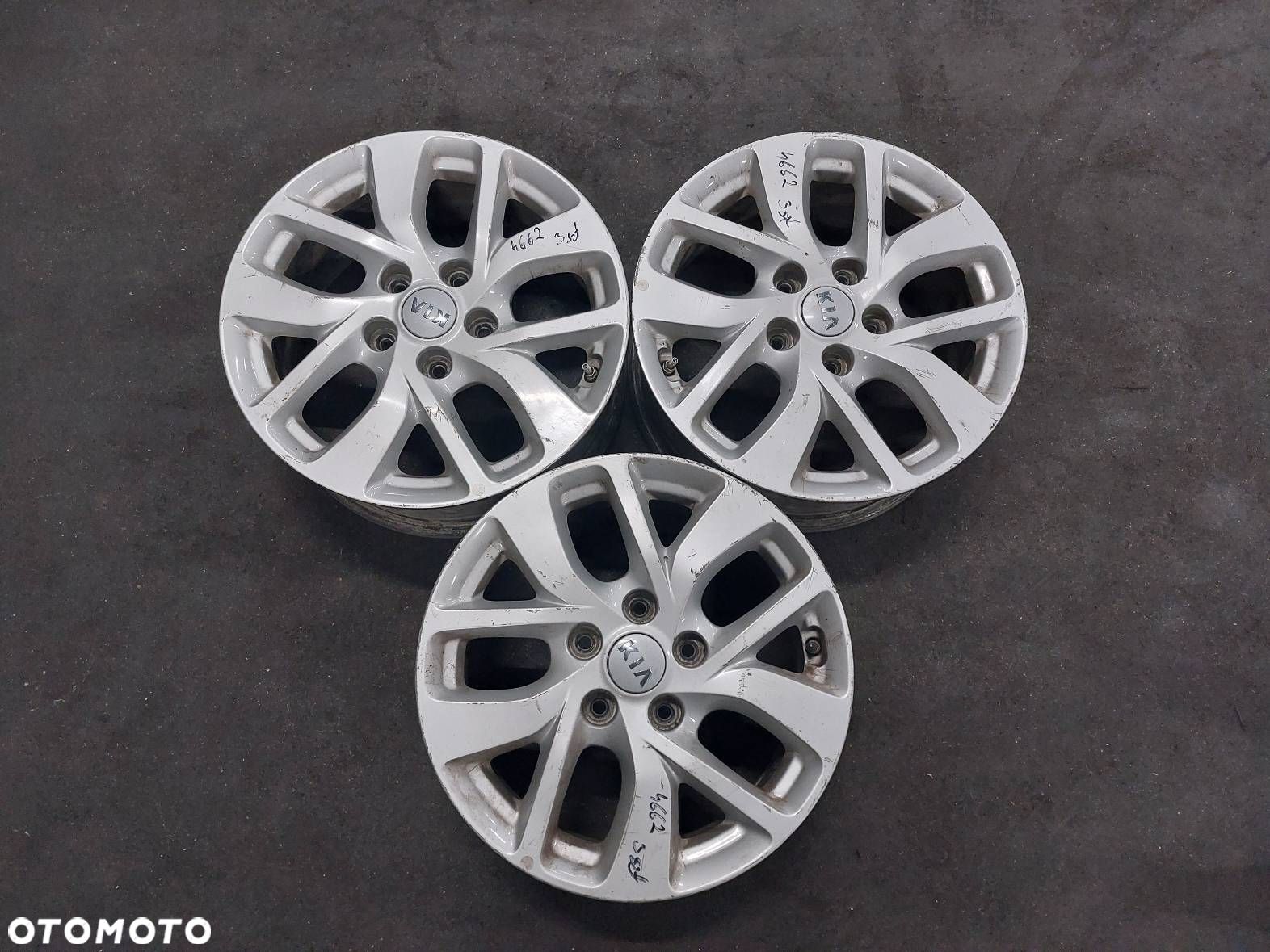 FELGA ALUMINIOWA KIA CARENS IV  ET 48.5 6.5JX16 5X114,3 FI 67.1 - 1