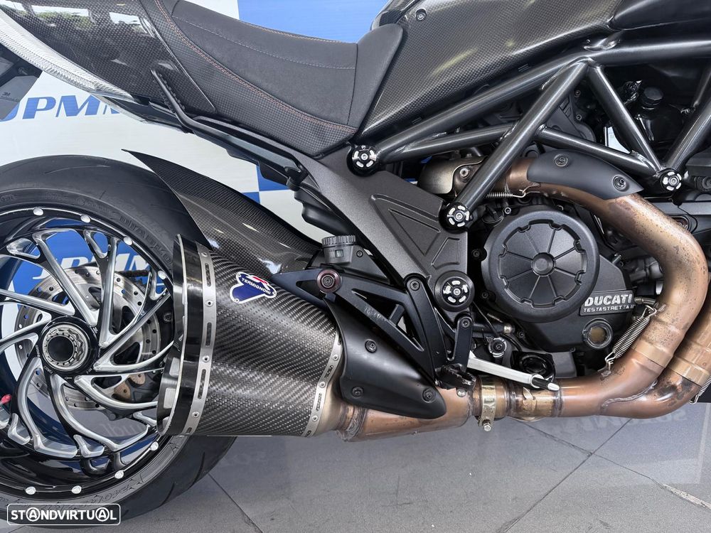 Ducati Diavel Carbon - 12