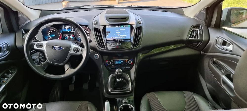 Ford Kuga 1.5 EcoBoost 2x4 Titanium - 9