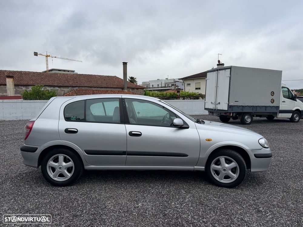 Nissan Almera 1.5 Sport - 12