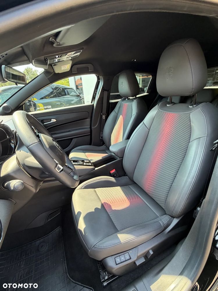 Alfa Romeo Junior 1.2 mHEV Ibrida Speciale eDCT - 13