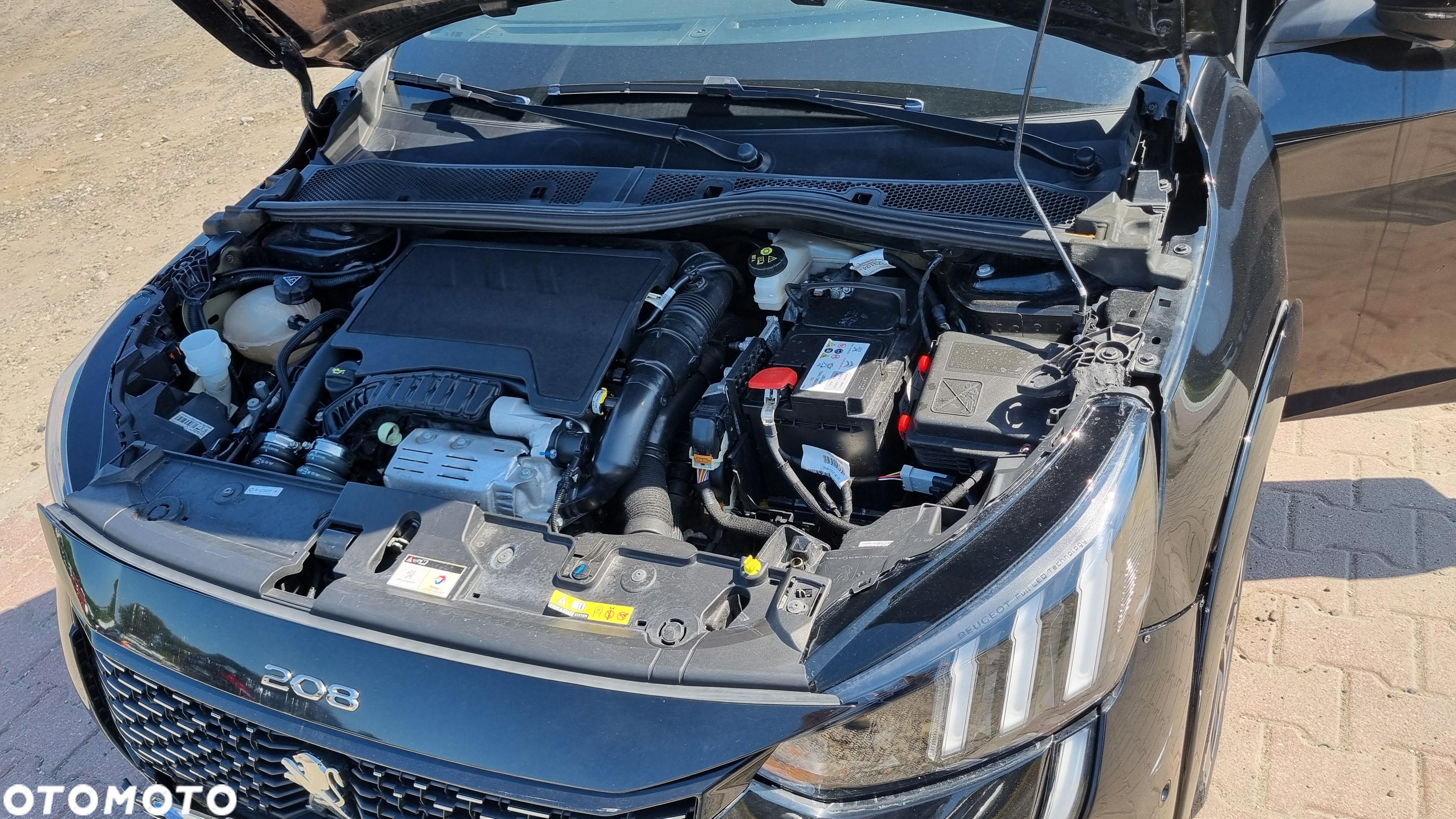 Peugeot 208 1.2 PureTech GT Line S&S EAT8 - 27