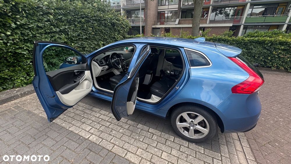 Volvo V40 D2 Momentum - 13