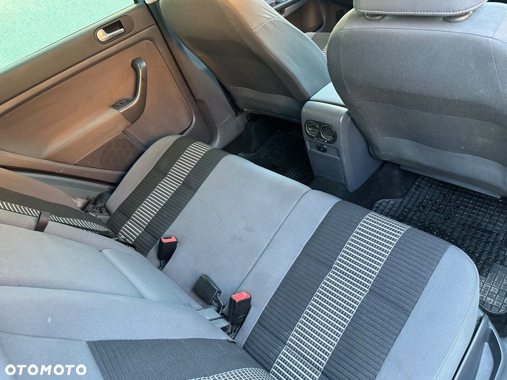 Volkswagen Golf Plus - 15
