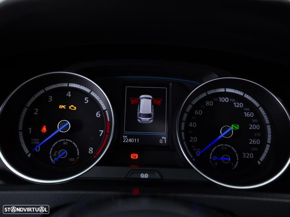 VW Golf Variant R 4Motion (BlueMotion ) DSG - 24