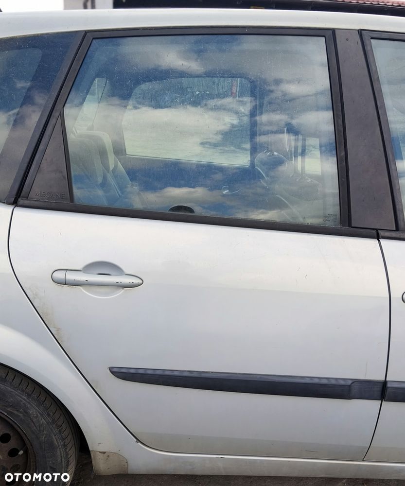 RENAULT SCENIC II 03r DRZWI PRAWY TYŁ PRAWE TYLNE GOŁE NV632 - 1