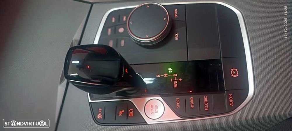 BMW 330 e Aut. Advantage - 31