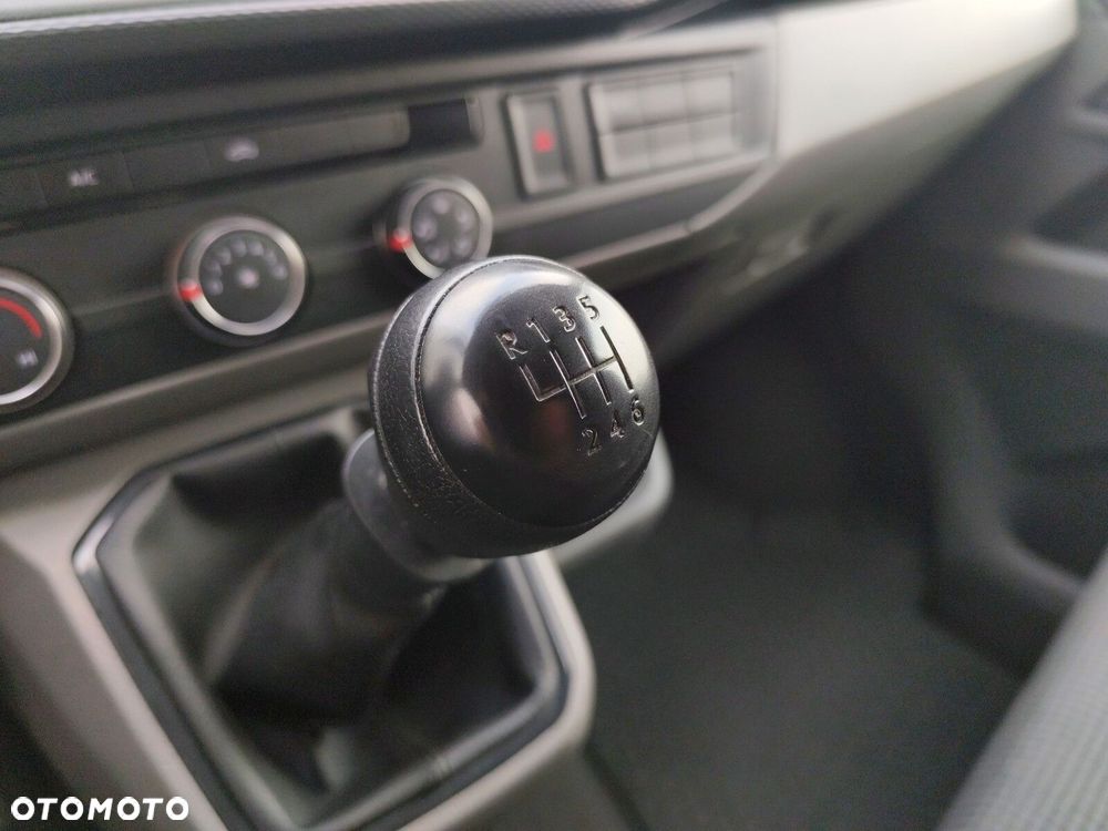 Volkswagen Transporter L2 - 15
