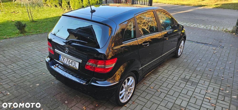 Mercedes-Benz Klasa B 180 BlueEffICIENCY - 21