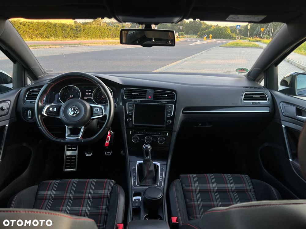 Volkswagen Golf 2.0 TSI BMT GTI Performance - 9