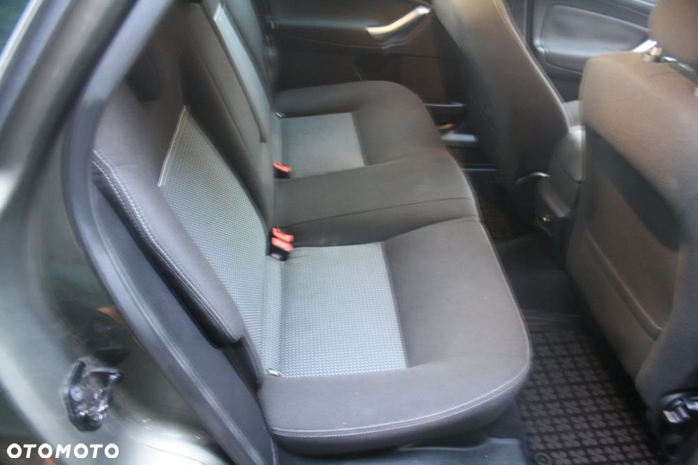 Ford Mondeo 1.6 T Gold X Plus - 17