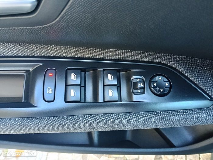 Peugeot 5008 1.5 BlueHDi Style - 41