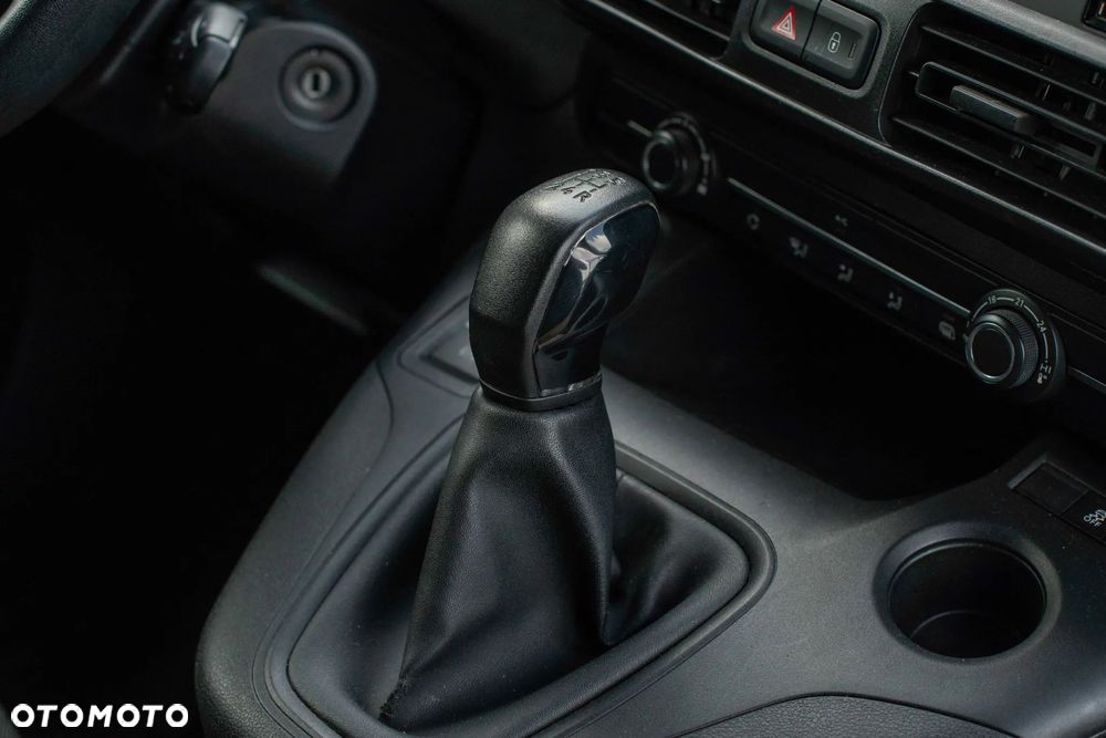 Peugeot PARTNER  Faktura VAT 23% - 16