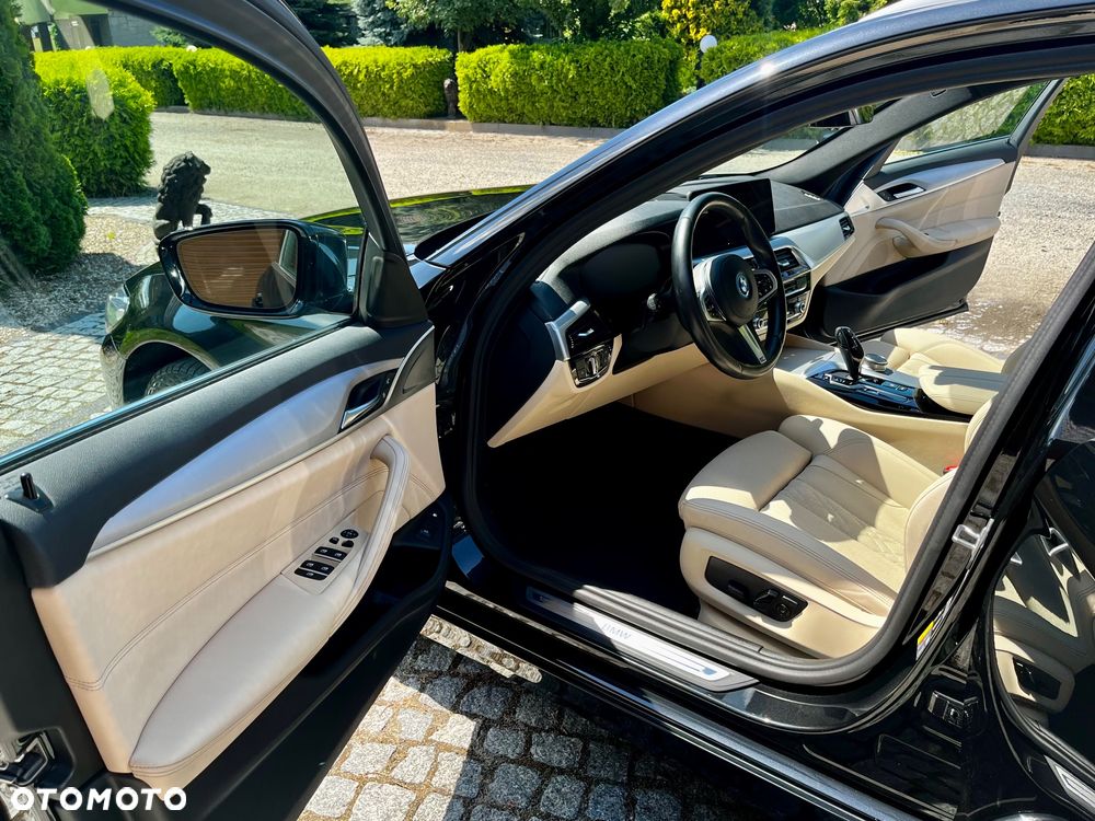 BMW Seria 5 ver-530e - 23