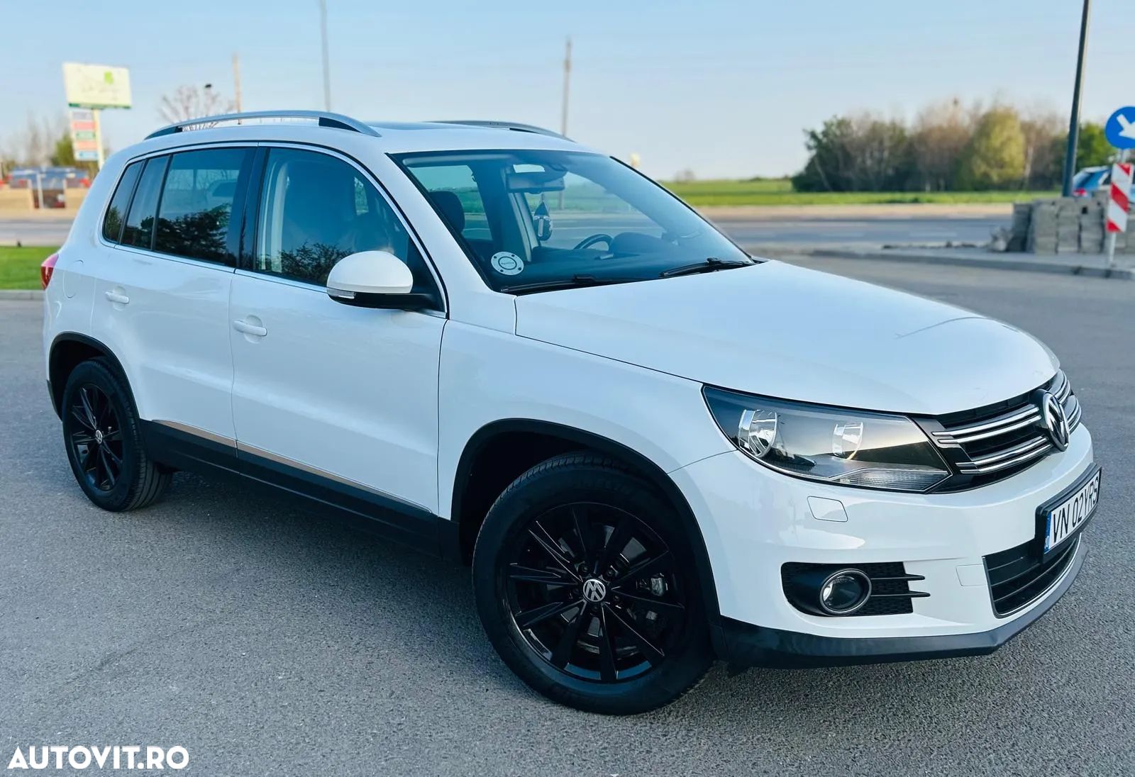 Volkswagen Tiguan 2.0 TDI 4Motion DSG BMT Sport & Style - 1