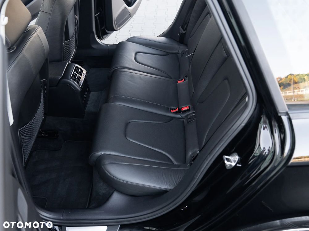 Audi A4 Avant 2.0 TDI DPF quattro S line Sportpaket - 25