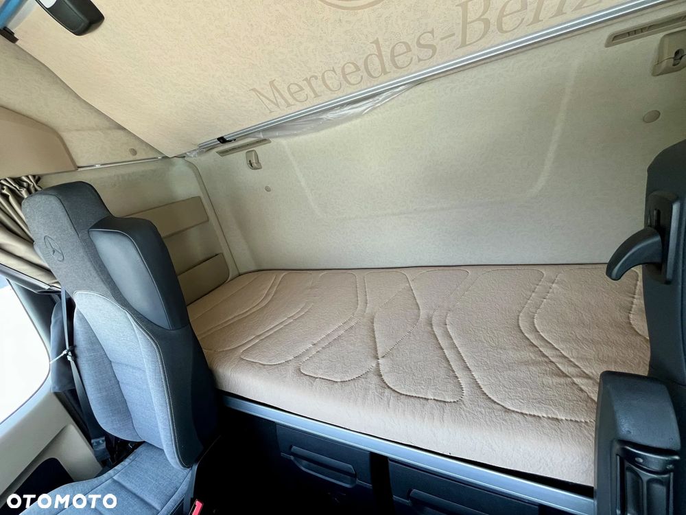 Mercedes-Benz Actros - 16