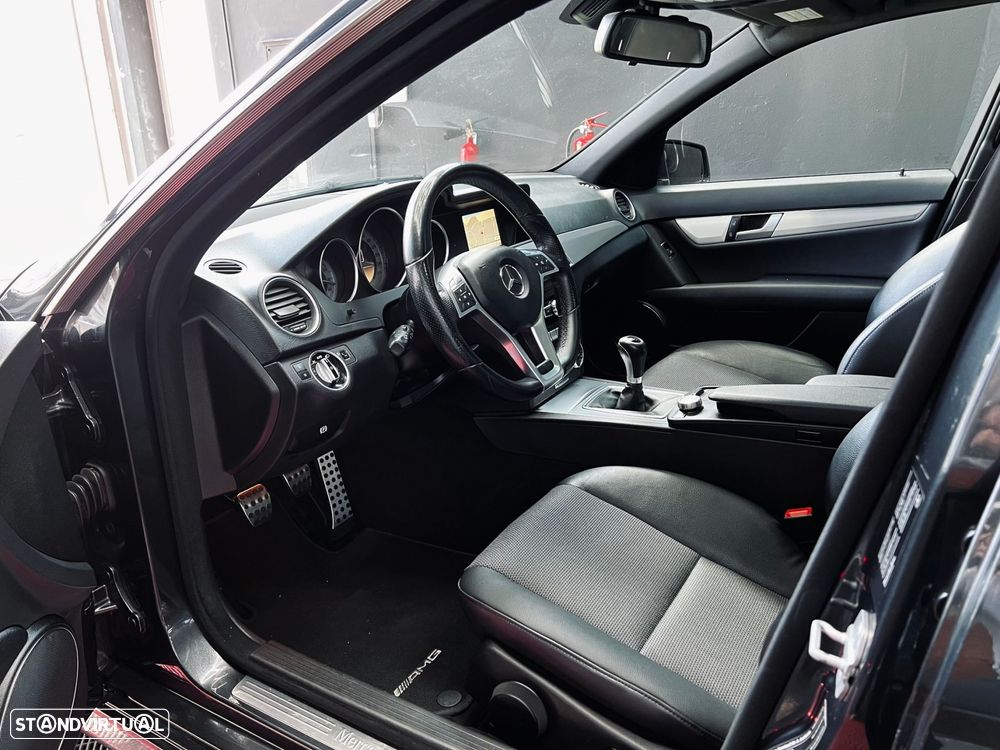 Mercedes-Benz C 220 d AMG Line - 12