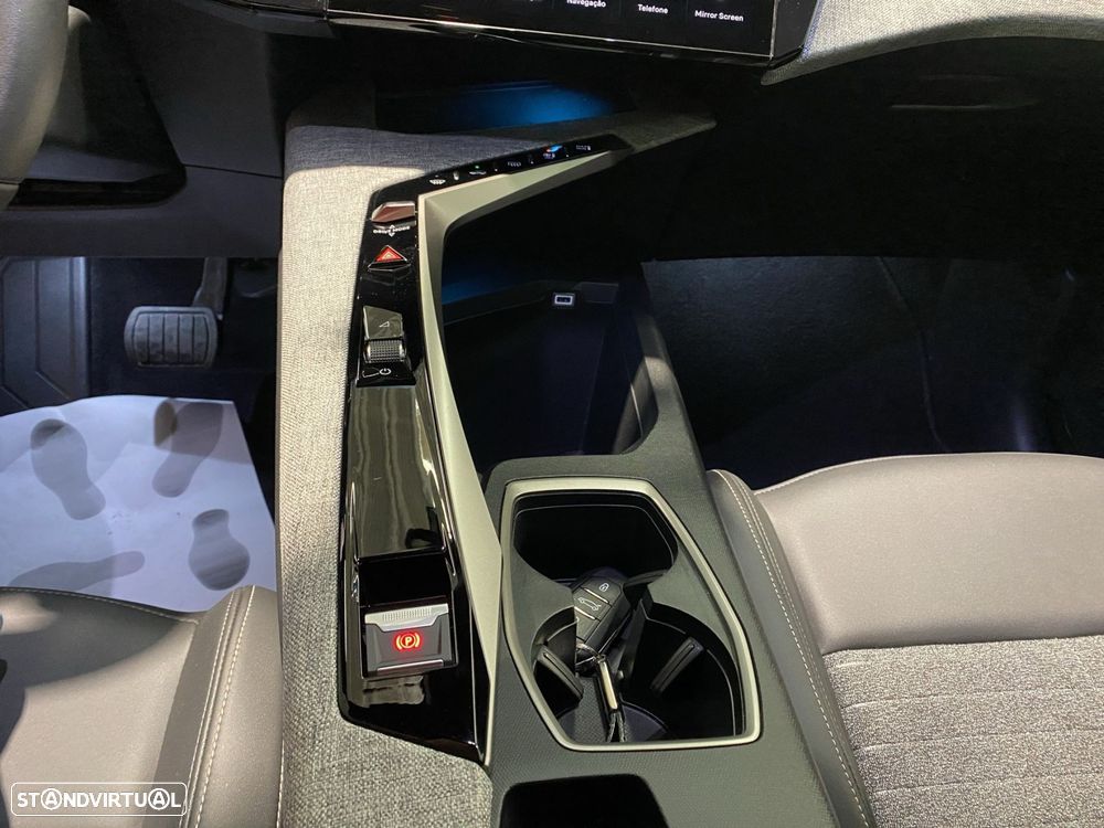 Peugeot 5008 1.2 Hybrid Allure e-DCS6 - 15