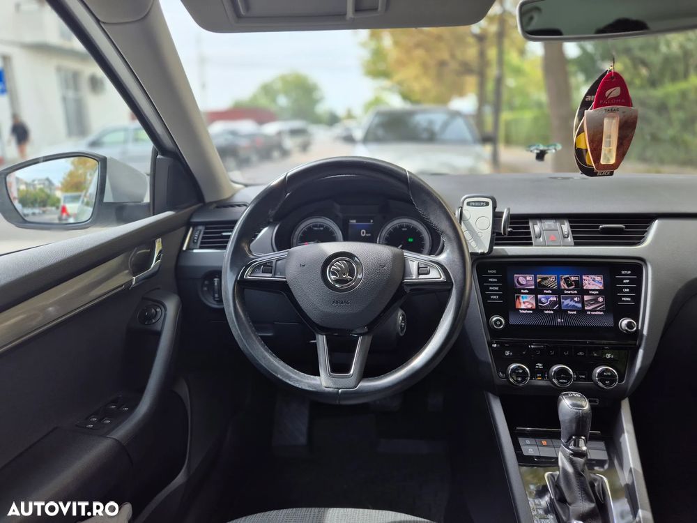 Skoda Octavia 2.0 TDI DSG Ambition - 6