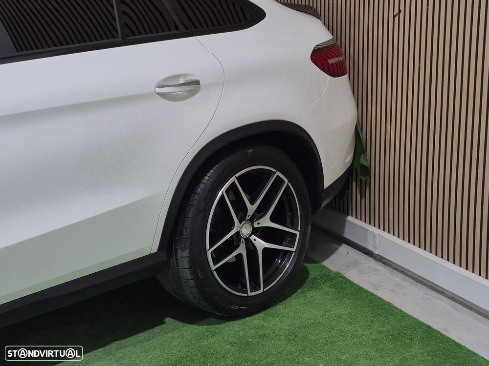Mercedes-Benz GLE 350 d 4Matic 9G-TRONIC AMG Line - 4