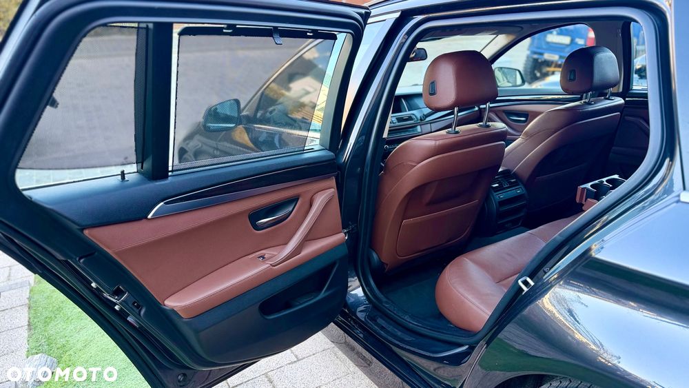 BMW Seria 5 530d xDrive - 10
