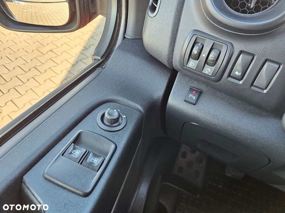 Renault Trafic L2H1 *69999zł NETTO* Brygadówka 6 osób 2.0dCi/120KM - 20