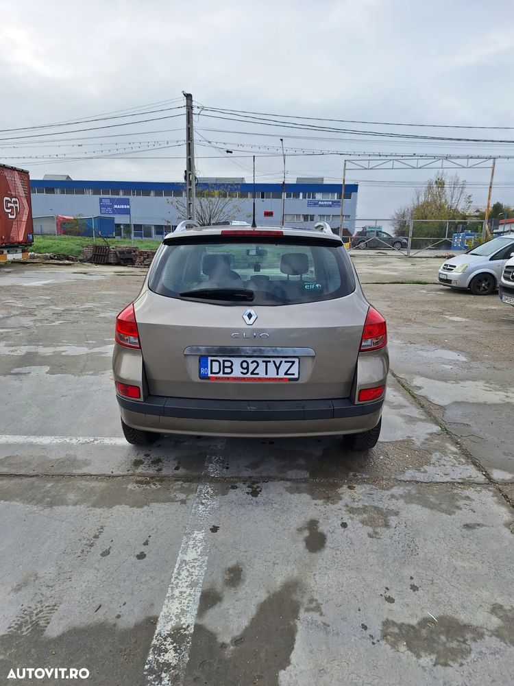 Renault Clio 1.2 16V Grandtour Authentique - 9