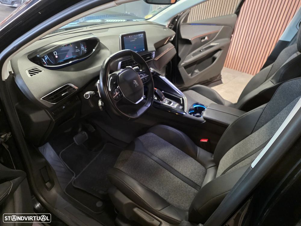 Peugeot 3008 BlueHDi 130 Stop & Start EAT8 Allure - 4