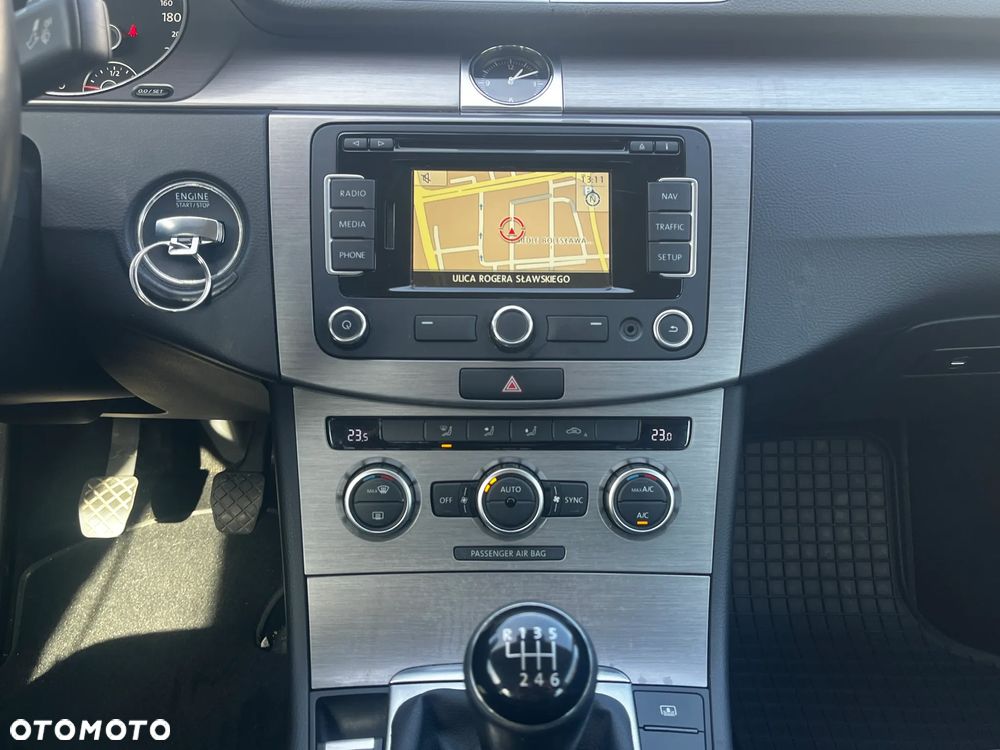 Volkswagen Passat 1.4 TSI Comfortline - 22