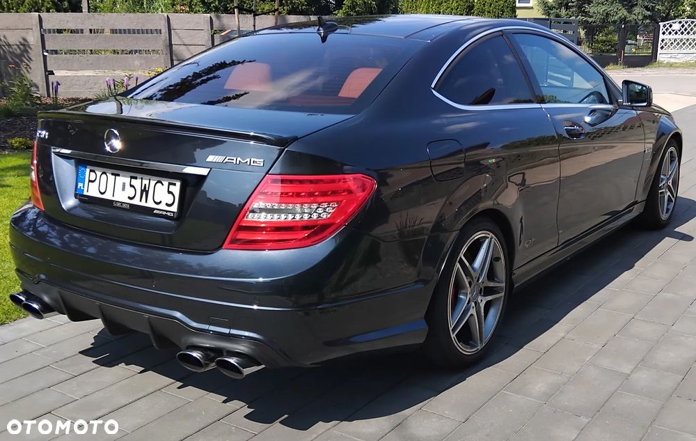 Mercedes-Benz Klasa C 63 AMG AMG SPEEDSHIFT MCT AMG Performance Package - 6
