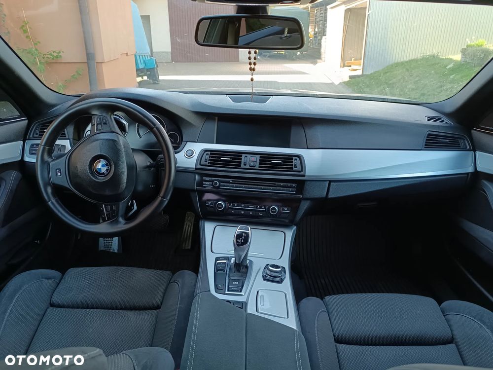 BMW Seria 5 520d xDrive - 6