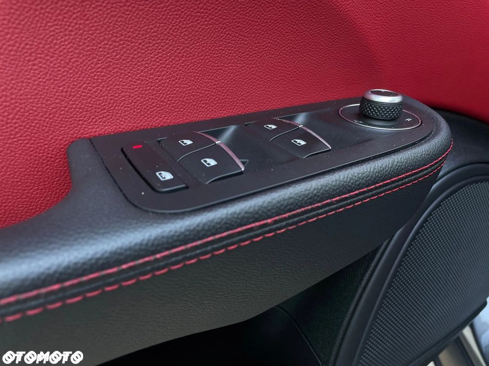 Alfa Romeo Giulia 2.0 Turbo Veloce Q4 - 35