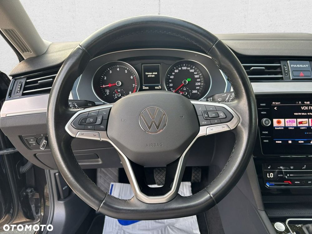 Volkswagen Passat - 16
