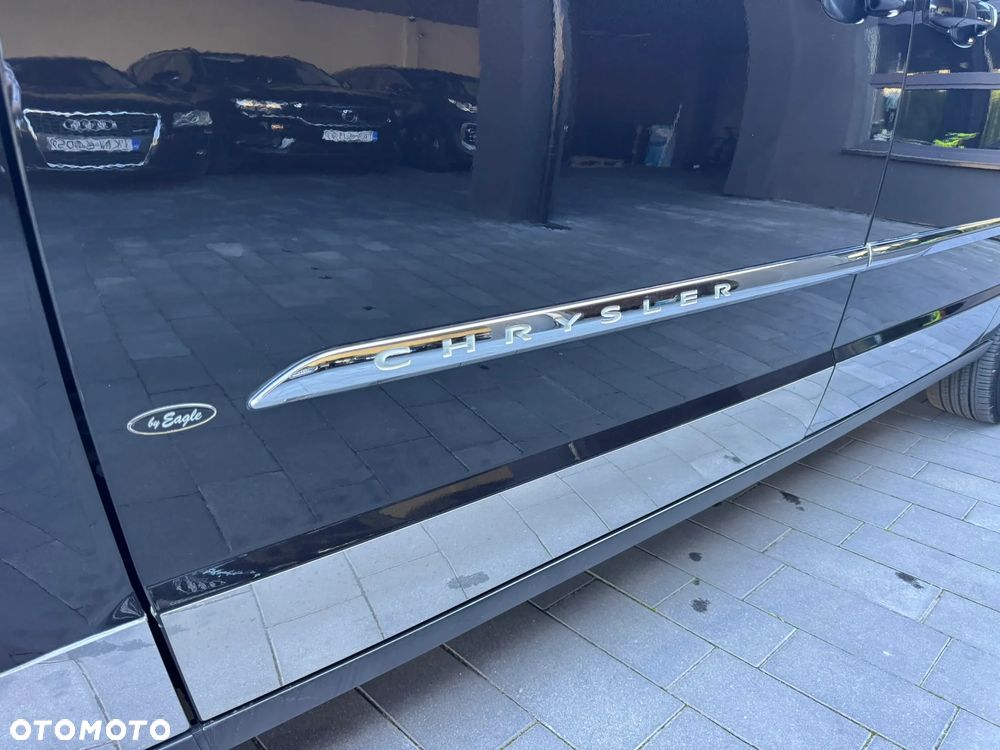 Chrysler Town & Country 3.6 Limited - 12
