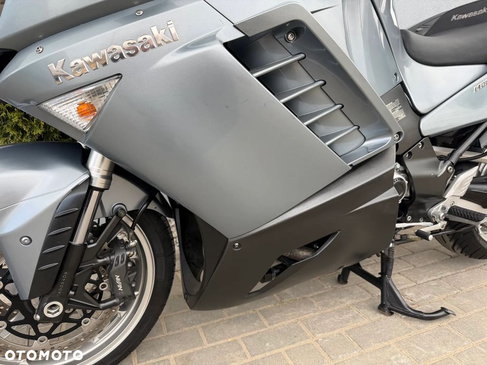 Kawasaki GTR - 32