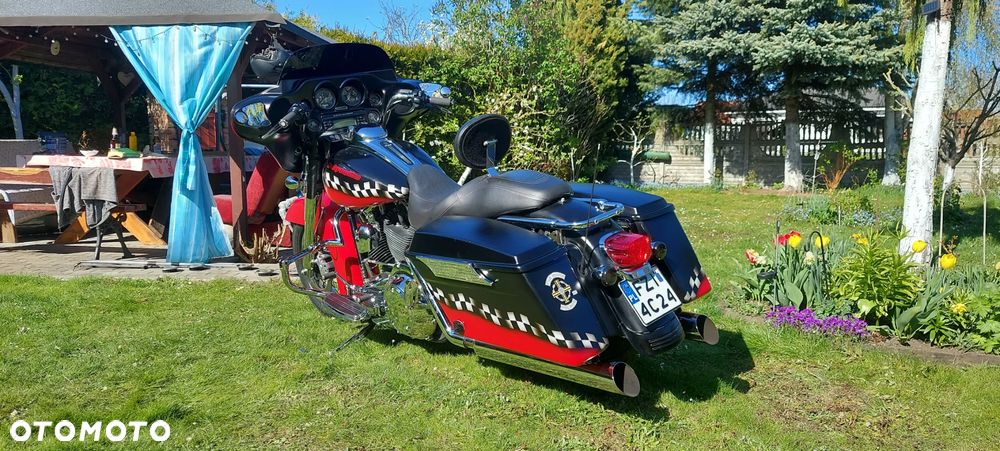Harley-Davidson Touring Street Glide - 2