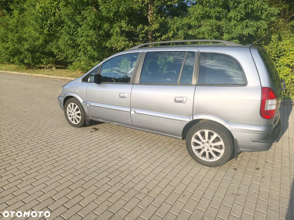 Opel Zafira 1.8 Executive - 3