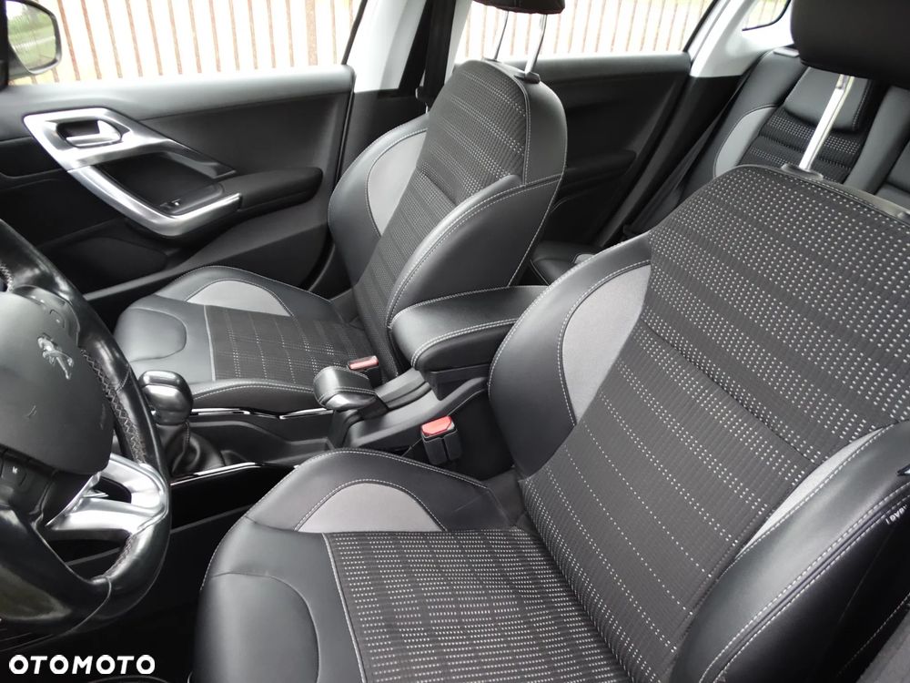 Peugeot 2008 - 11