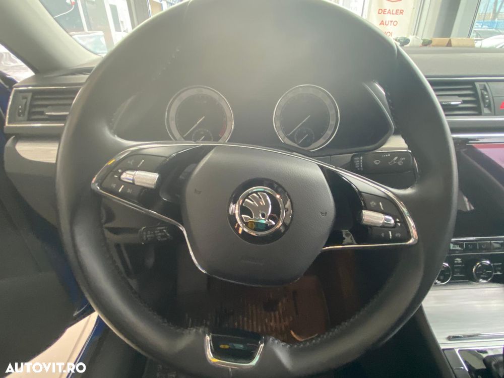 Skoda Superb 2.0 TDI DSG Ambition - 22